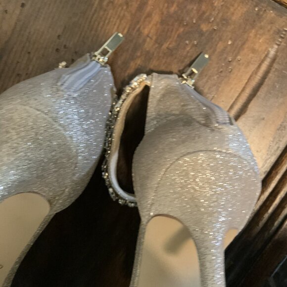 Jewel Badgley Mischka Caroline Embellished Strap Evening Shoes Champagne 9.5 - Picture 7 of 7